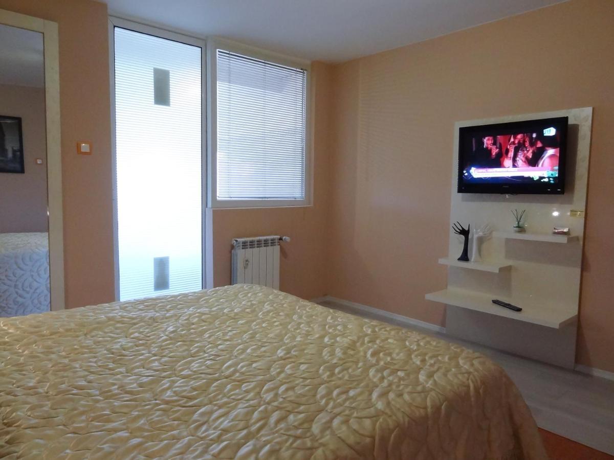 Lvc,Lac & Nyc Apartshotel Faleza Galaţi Dış mekan fotoğraf